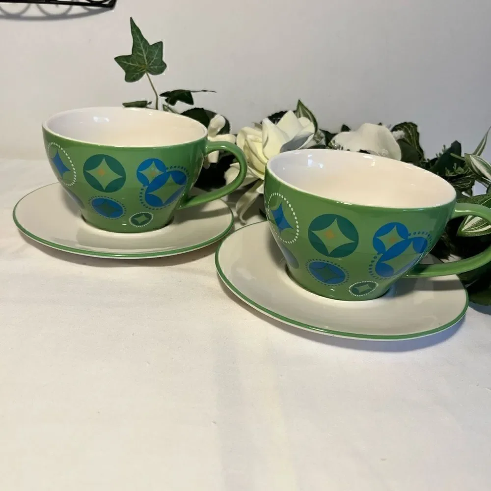 Set 2006 Holiday Starbucks Mugs w/Plates (Green)